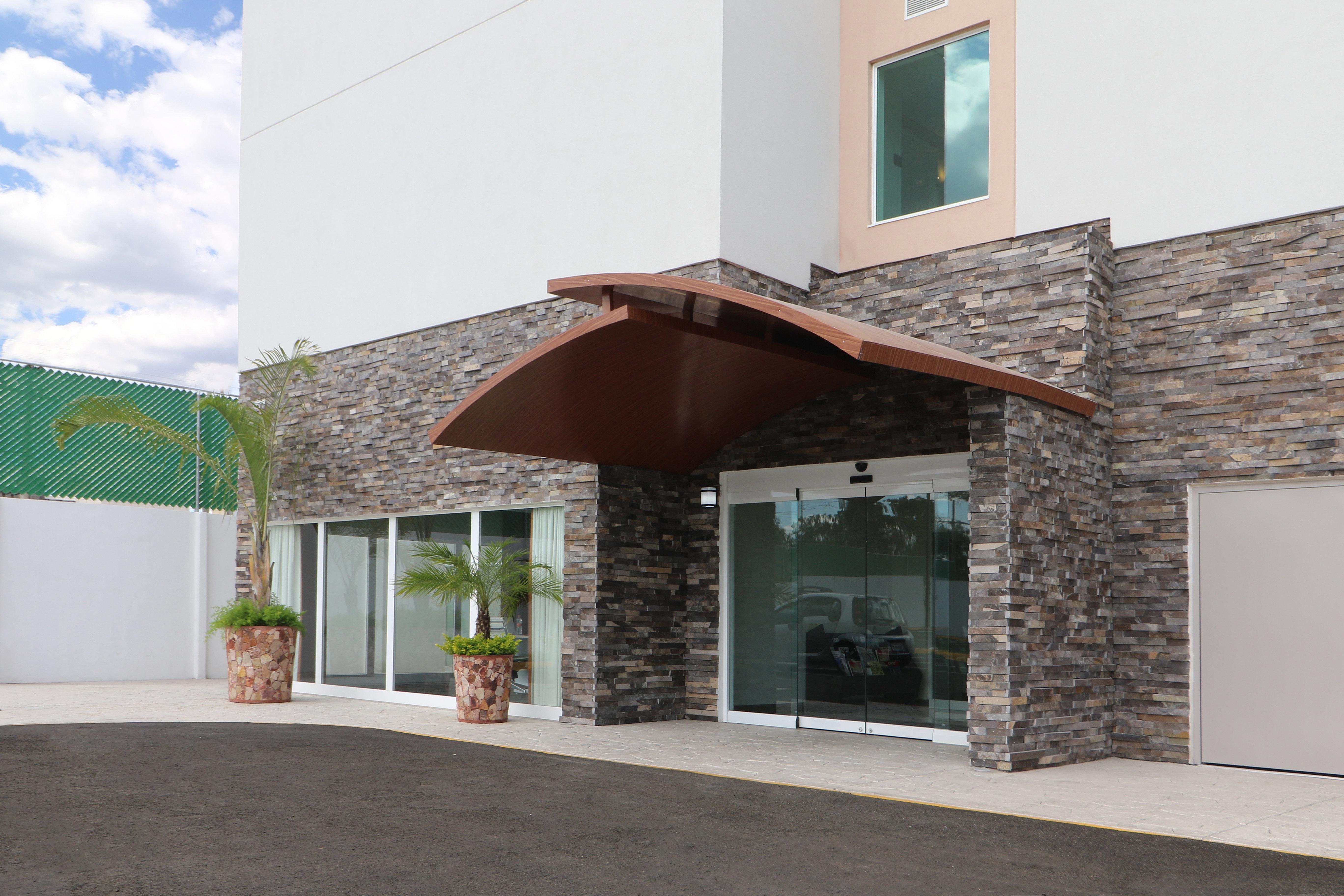 Candlewood Suites Celaya Celaya  Eksteriør billede