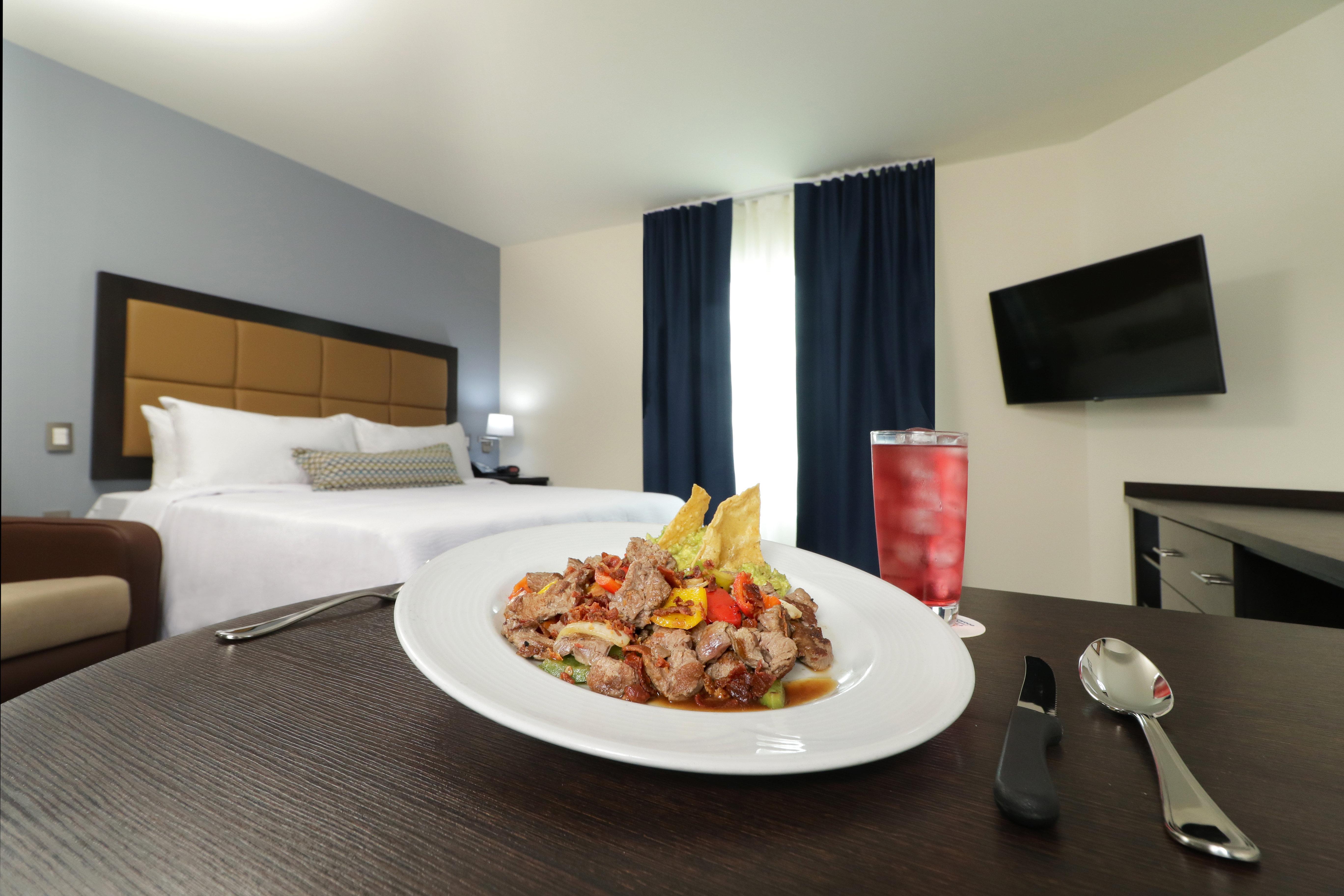 Candlewood Suites Celaya Celaya  Eksteriør billede