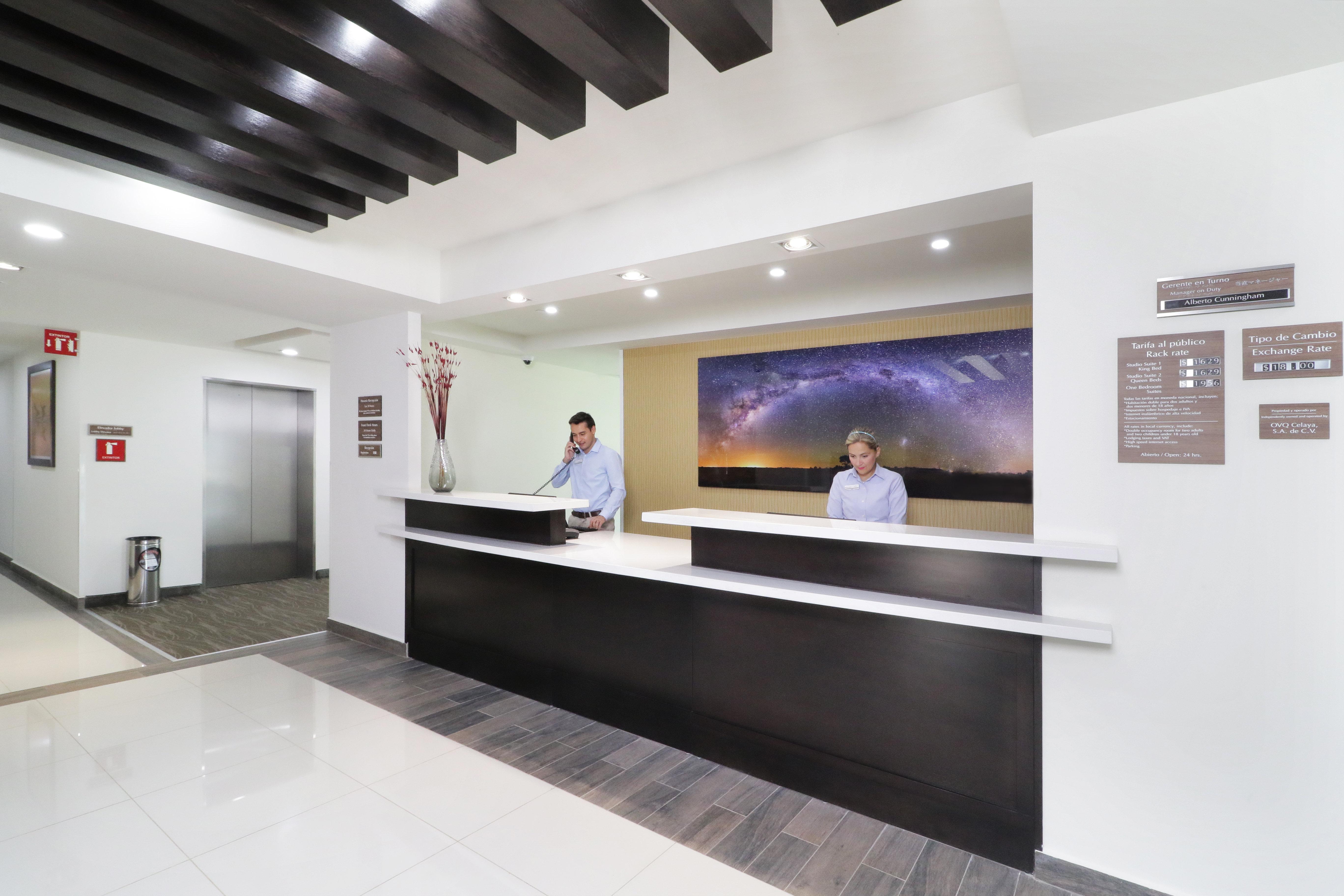 Candlewood Suites Celaya Celaya  Eksteriør billede